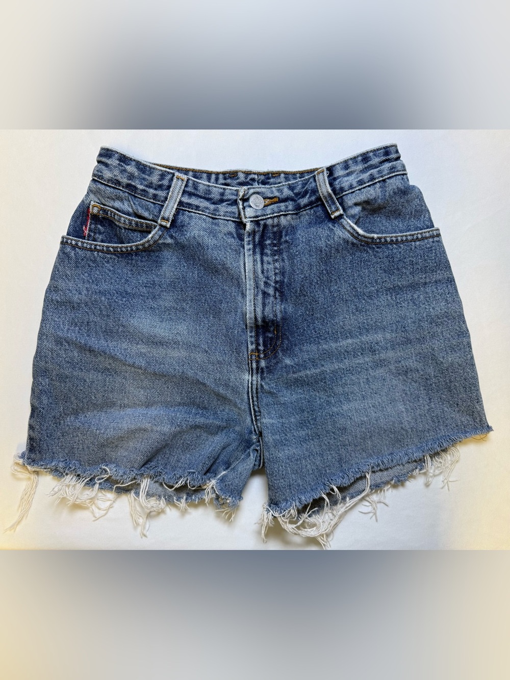 Vintage BONGO High-Waisted Light Blue Frayed Hem Denim Shorts